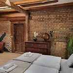 Hisa Stare Mame Kamnik