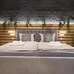 Bed & Breakfast Hisa Stare Mame 3*