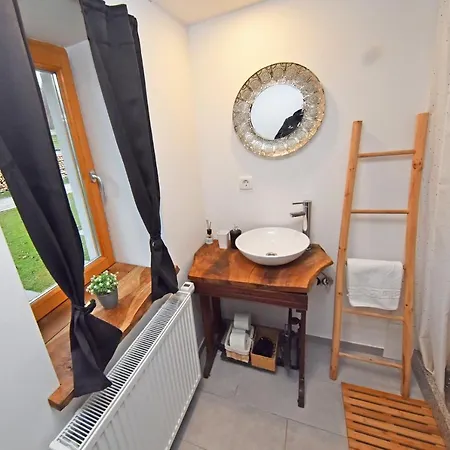 Nočitev z zajtrkom Hisa Stare Mame