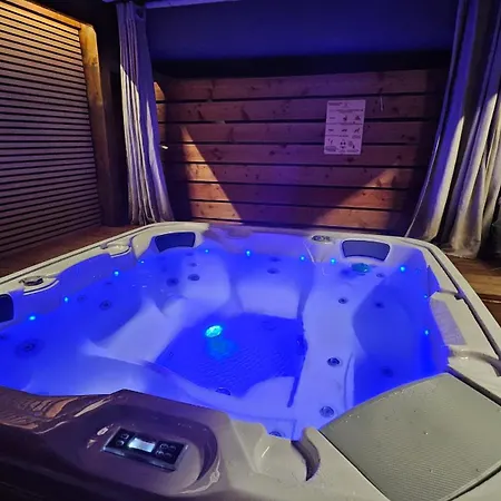 Nočitev z zajtrkom Hisa Stare Mame 3*