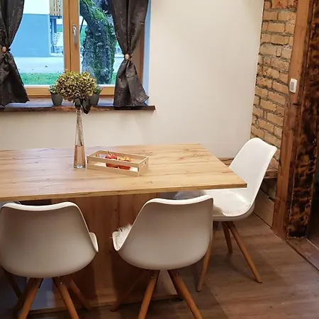 Hisa Stare Mame Bed & Breakfast