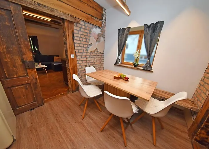 Hisa Stare Mame Kamnik