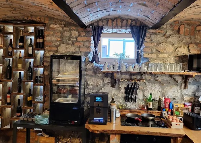 Hisa Stare Mame Bed & Breakfast